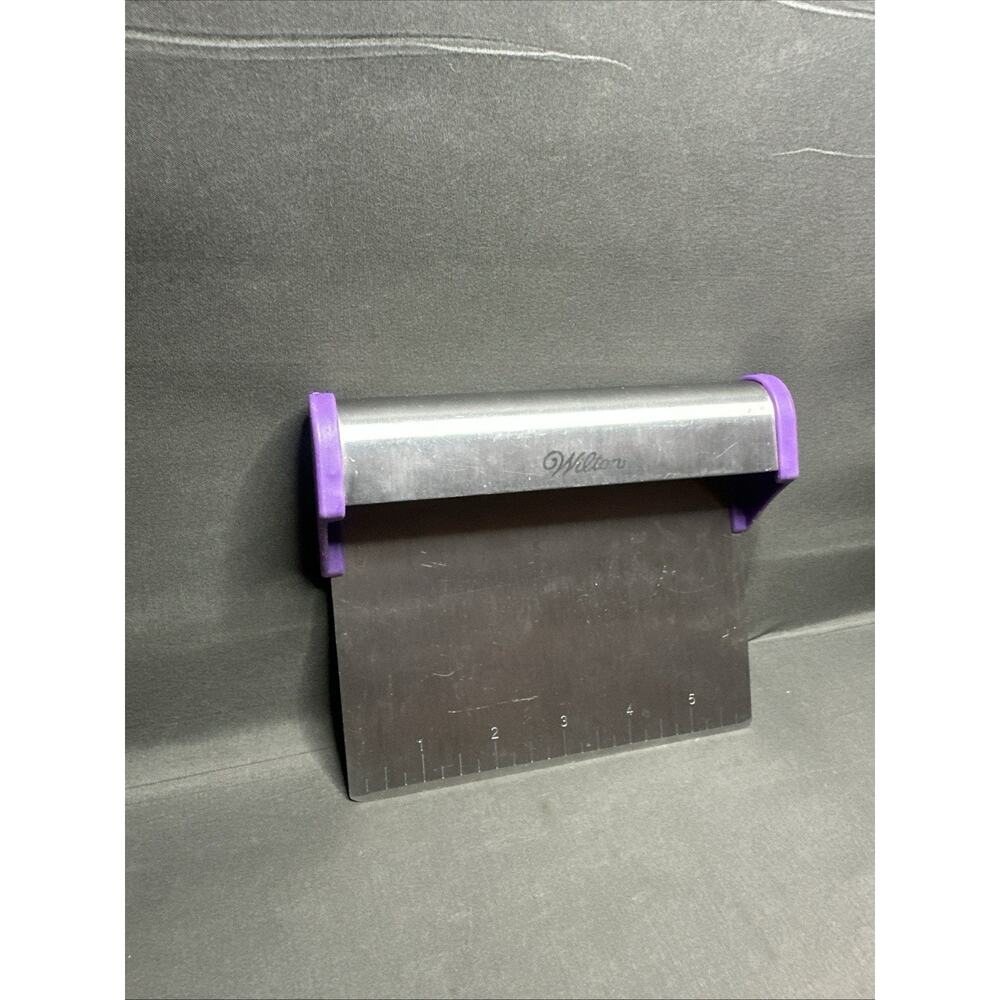 Wilton Stainless-Steel Bench Scraper/Chopper/With Ruler 6” - Picture 3 of 8